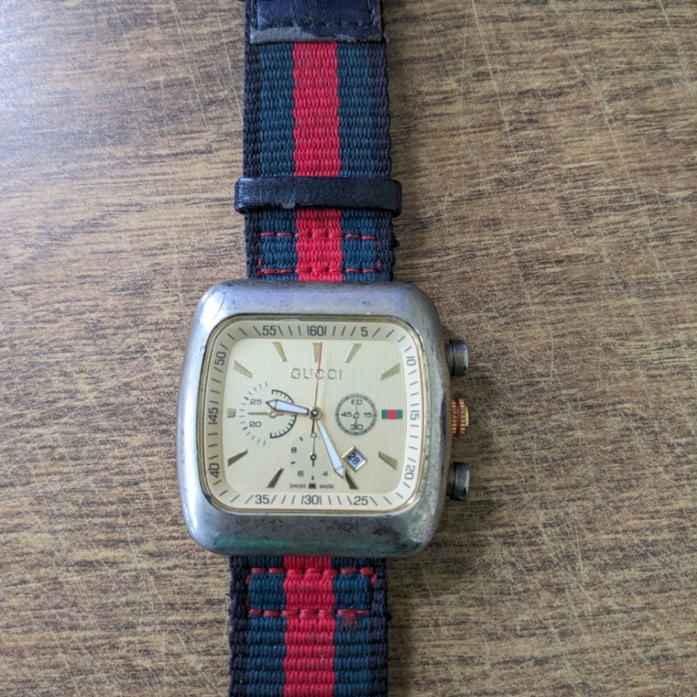 Gucci watches - Picture 2 of 2